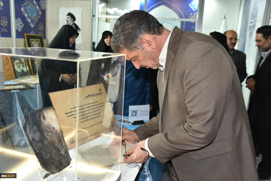 با حضور دکتر زمانی افتتاح شد؛

بخش دانشگاهی سی و سومین نمایشگاه بین‌المللی قرآن کریم با میزبانی دانشگاه ملی مهارت 19