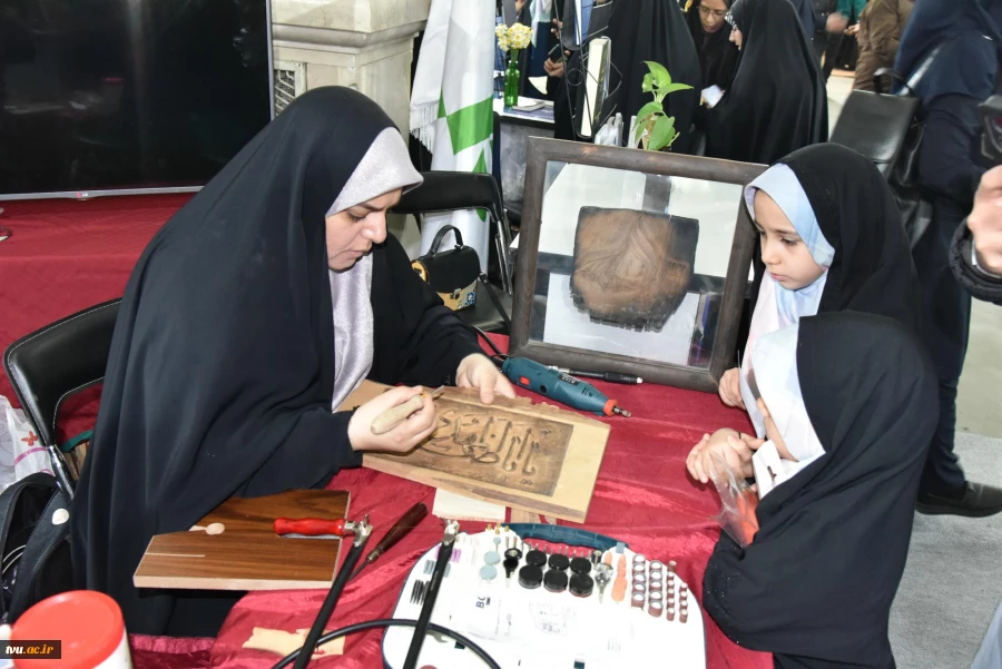 با حضور دکتر زمانی افتتاح شد؛

بخش دانشگاهی سی و سومین نمایشگاه بین‌المللی قرآن کریم با میزبانی دانشگاه ملی مهارت 21