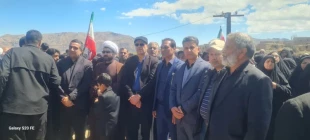 حضور آقای خالدی مدیر کل برنامه بودجه، تحول اداری و بهره وری در مراسم تشییع و خاکسپاری شهید هاشم میری بُقال 3