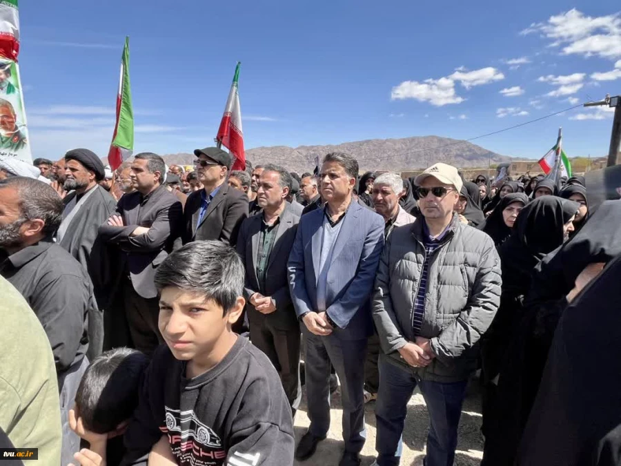 حضور آقای خالدی مدیر کل برنامه بودجه، تحول اداری و بهره وری در مراسم تشییع و خاکسپاری شهید هاشم میری بُقال 7