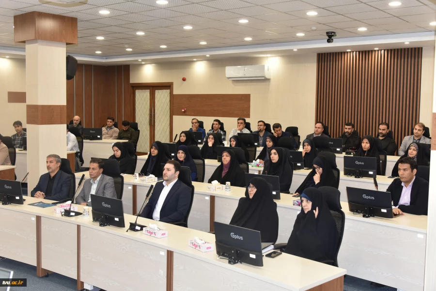 نشست رئیس دانشگاه با کارکنان  5