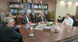 در دیدار روسای سه دانشگاه پهنه گستر کشور با معاون رئیس جمهور و رئیس سازمان اداری و استخدامی کشور تاکید شد:

ترمیم حقوق کارکنان دولت به‌ویژه اعضای غیر هیئت علمی وزارت علوم، تحقیقات و فناوری
 2