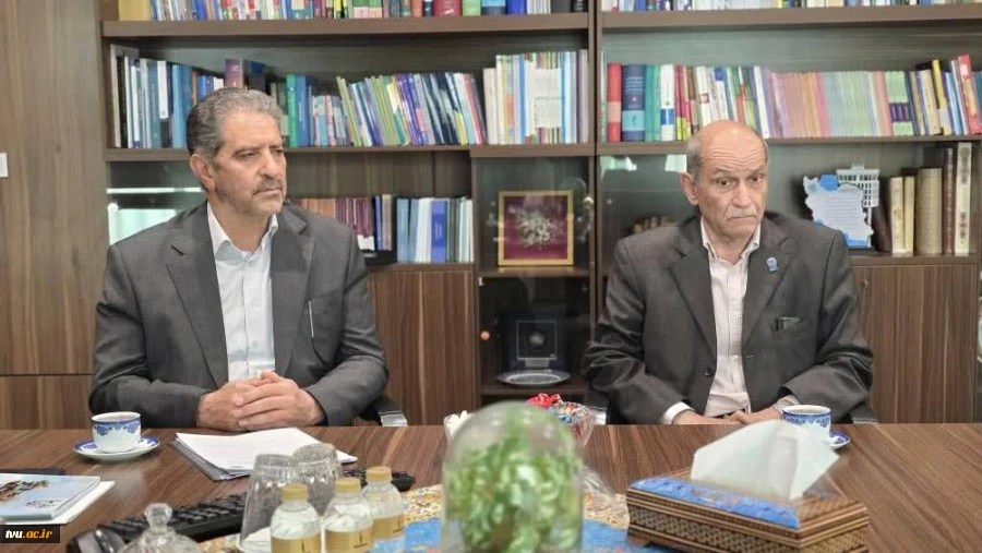 در دیدار روسای سه دانشگاه پهنه گستر کشور با معاون رئیس جمهور و رئیس سازمان اداری و استخدامی کشور تاکید شد:

ترمیم حقوق کارکنان دولت به‌ویژه اعضای غیر هیئت علمی وزارت علوم، تحقیقات و فناوری
 2