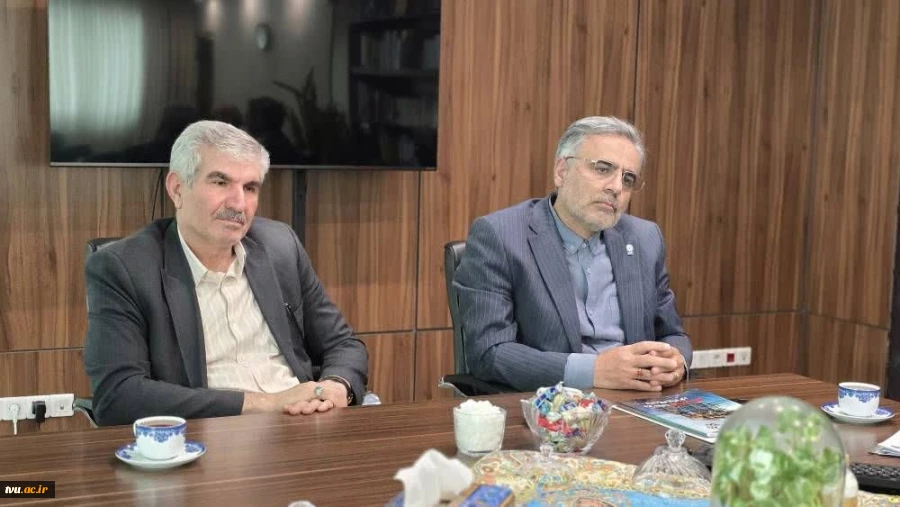 در دیدار روسای سه دانشگاه پهنه گستر کشور با معاون رئیس جمهور و رئیس سازمان اداری و استخدامی کشور تاکید شد:

ترمیم حقوق کارکنان دولت به‌ویژه اعضای غیر هیئت علمی وزارت علوم، تحقیقات و فناوری
 2
