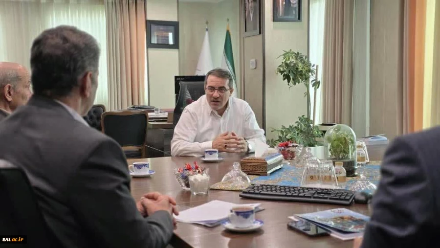 در دیدار روسای سه دانشگاه پهنه گستر کشور با معاون رئیس جمهور و رئیس سازمان اداری و استخدامی کشور تاکید شد:

ترمیم حقوق کارکنان دولت به‌ویژه اعضای غیر هیئت علمی وزارت علوم، تحقیقات و فناوری
 2
