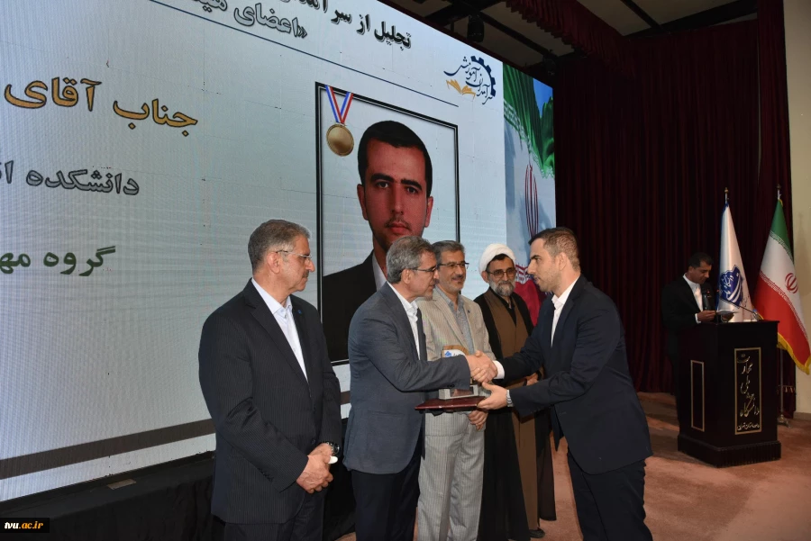 برگزاری جشنواره سرآمدی آموزش دانشگاه ملی مهارت با حضور معاون آموزشی وزارت علوم 3