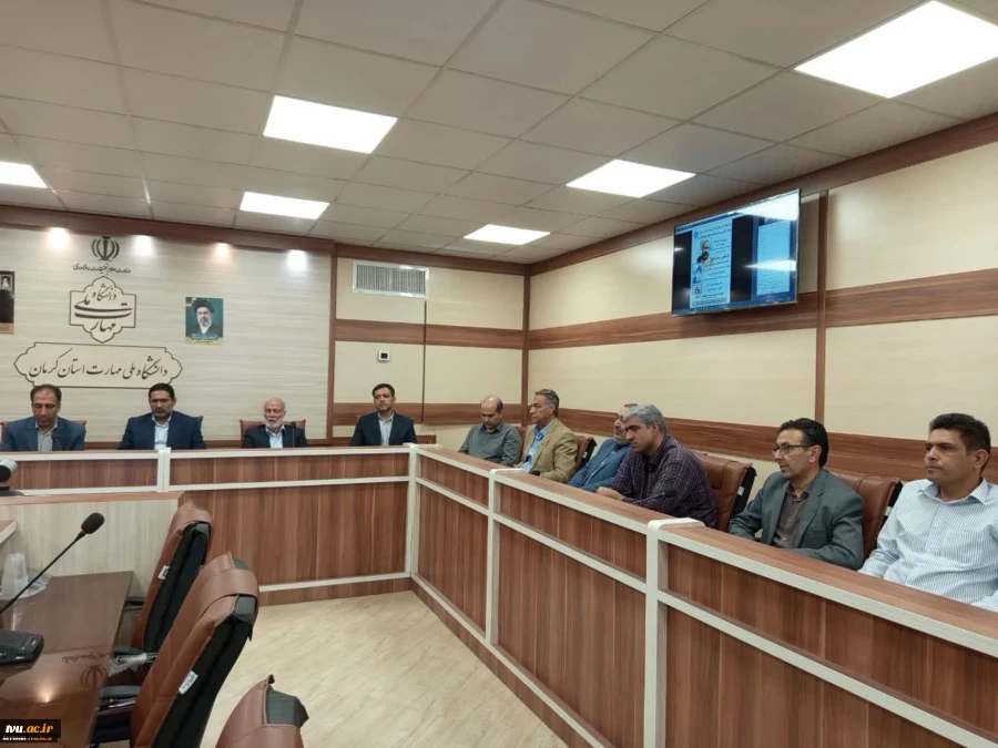 با حضور دکتر جعفری کرمانی پور، معاون فرهنگی و دانشجویی دانشگاه ملی مهارت؛
وبینار کشوری «تبیین اندیشه‌های شهید مطهری» برگزار شد 3