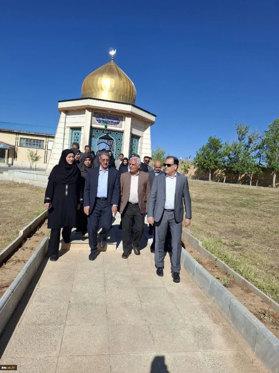دکتر زمانی در آیین تجلیل از سرآمدان آموزشی: 

سرآمدی آموزشی در دانشگاه ملی مهارت یعنی تبدیل دانش به مهارت و مهارت به اشتغال 3