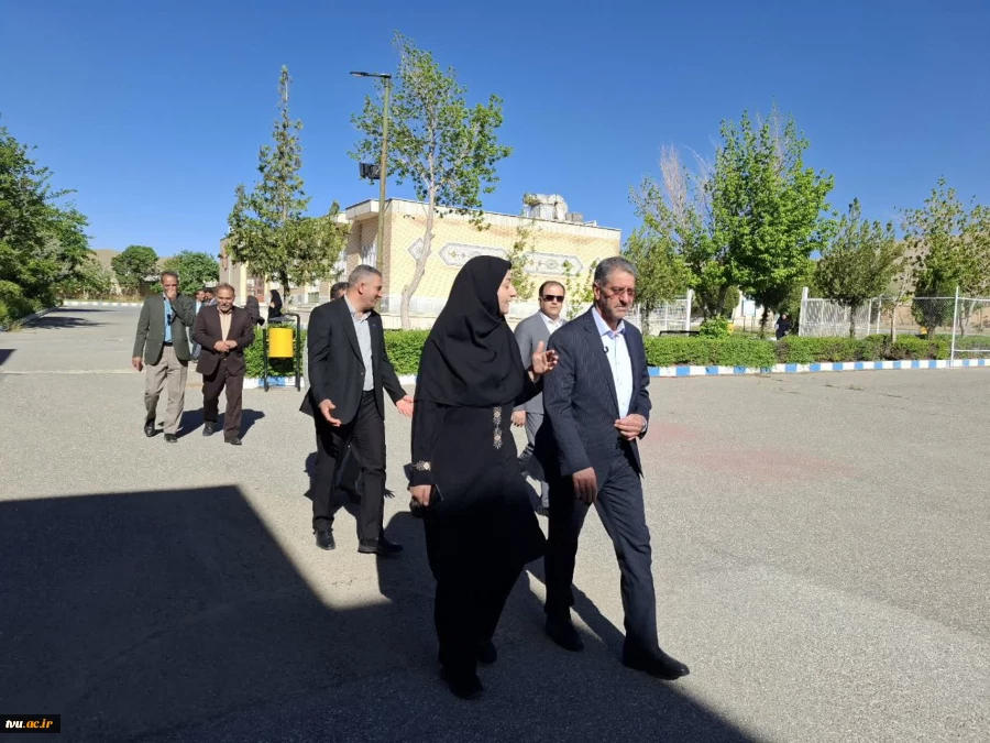 دکتر زمانی در آیین تجلیل از سرآمدان آموزشی: 

سرآمدی آموزشی در دانشگاه ملی مهارت یعنی تبدیل دانش به مهارت و مهارت به اشتغال 5