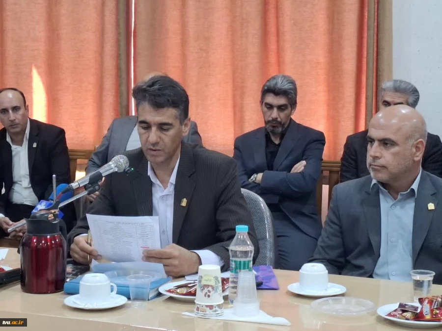 دکتر زمانی در آیین تجلیل از سرآمدان آموزشی: 

سرآمدی آموزشی در دانشگاه ملی مهارت یعنی تبدیل دانش به مهارت و مهارت به اشتغال 7