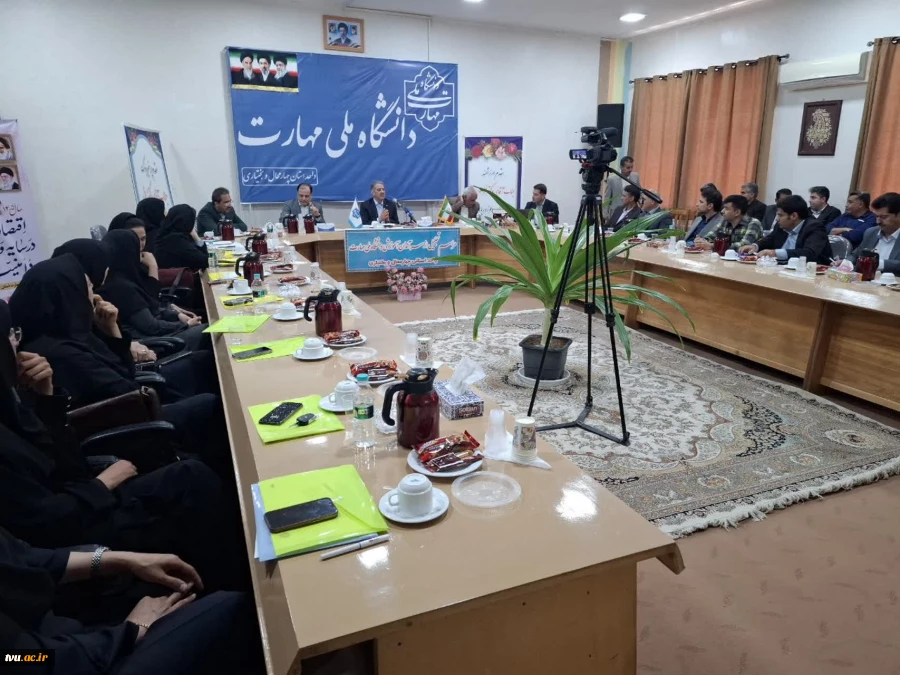 دکتر زمانی در آیین تجلیل از سرآمدان آموزشی: 

سرآمدی آموزشی در دانشگاه ملی مهارت یعنی تبدیل دانش به مهارت و مهارت به اشتغال 8