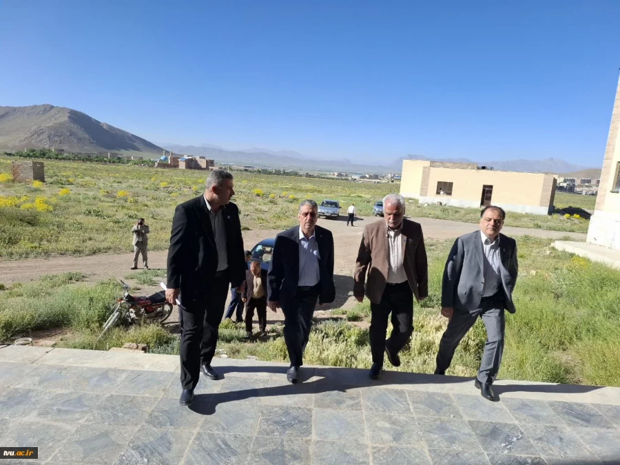 دکتر زمانی در آیین تجلیل از سرآمدان آموزشی: 

سرآمدی آموزشی در دانشگاه ملی مهارت یعنی تبدیل دانش به مهارت و مهارت به اشتغال 16