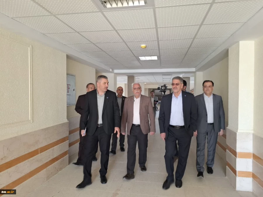 دکتر زمانی در آیین تجلیل از سرآمدان آموزشی: 

سرآمدی آموزشی در دانشگاه ملی مهارت یعنی تبدیل دانش به مهارت و مهارت به اشتغال 18