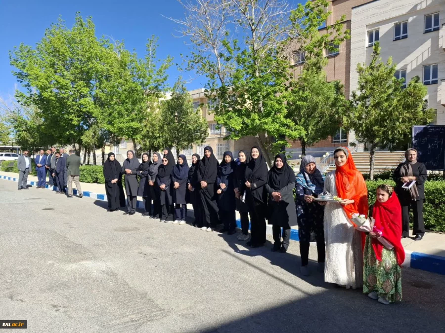 دکتر زمانی در آیین تجلیل از سرآمدان آموزشی: 

سرآمدی آموزشی در دانشگاه ملی مهارت یعنی تبدیل دانش به مهارت و مهارت به اشتغال 19