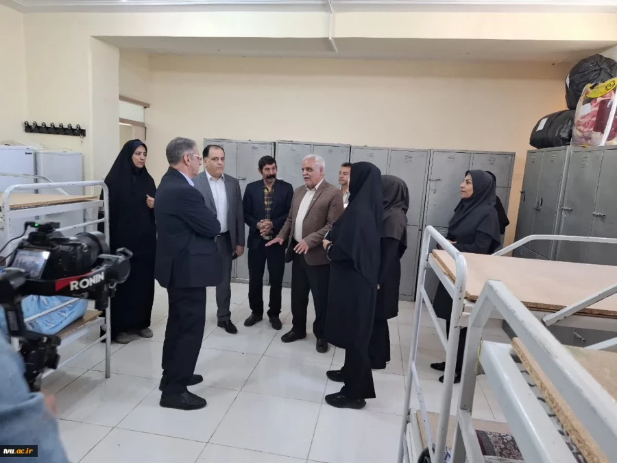 دکتر زمانی در آیین تجلیل از سرآمدان آموزشی: 

سرآمدی آموزشی در دانشگاه ملی مهارت یعنی تبدیل دانش به مهارت و مهارت به اشتغال 25