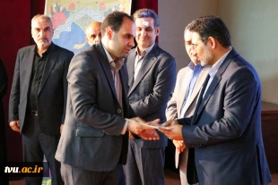 با حضور معاون فرهنگی و دانشجویی برگزار شد:

همزمان با تجلیل از سرآمدان آموزشی آیین تکریم رئیس پیشین و معارفه سرپرست واحد استان مازندران 3