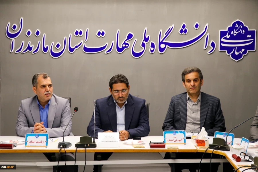 با حضور معاون فرهنگی و دانشجویی برگزار شد:

همزمان با تجلیل از سرآمدان آموزشی آیین تکریم رئیس پیشین و معارفه سرپرست واحد استان مازندران 10