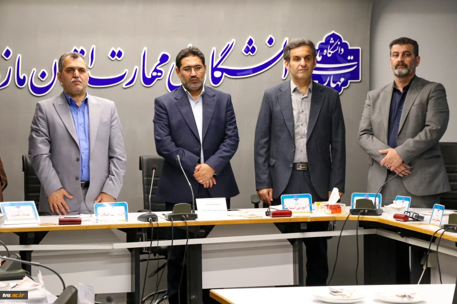 با حضور معاون فرهنگی و دانشجویی برگزار شد:

همزمان با تجلیل از سرآمدان آموزشی آیین تکریم رئیس پیشین و معارفه سرپرست واحد استان مازندران 11