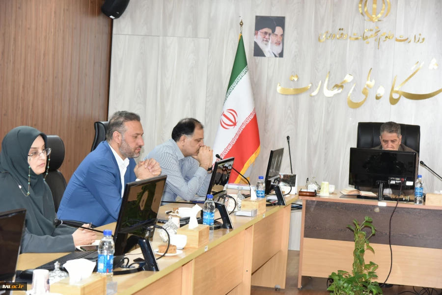 با حضور ریاست دانشگاه ملی مهارت:

دومین جلسه شورای ایمنی، بهداشت و محیط زیست (HSE) برگزار شد 4