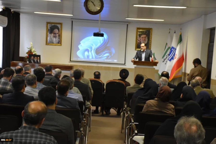 مدیرکل حوزه ریاست، روابط عمومی و هماهنگی امور مجلس و استان‌ها در آیین سرآمدی واحد استان گیلان دانشگاه ملی مهارت؛:

تأکید بر حمایت بیشتر مجلس از دانشگاه ملی مهارت برای تداوم رشد بودجه‌ای و تقویت آموزش مهارتی 4