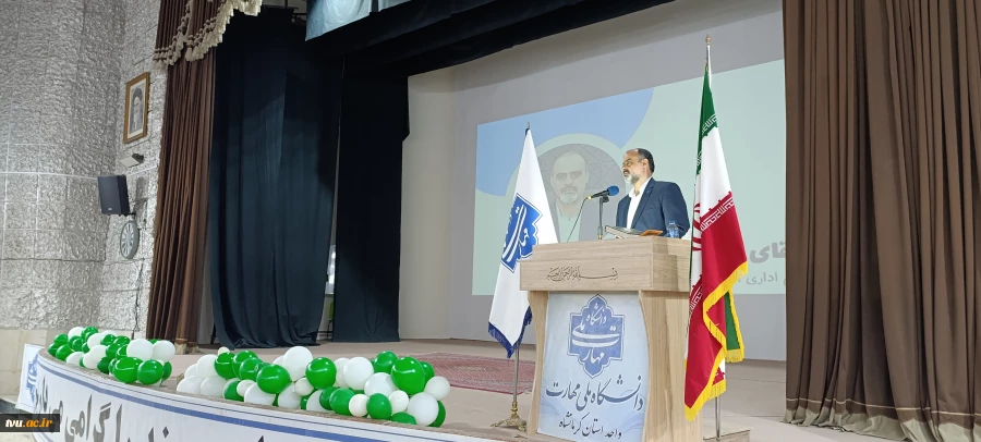با حضور معاون اداری، مالی و منابع انسانی دانشگاه؛ 

همزمان با تجلیل از سرآمدان آموزشی واحد استانی کرمانشاه، کارگاه کامپیوتر گروه گرافیک افتتاح شد. 10