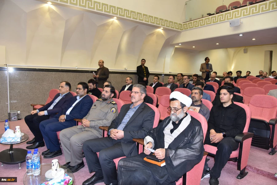 در یادواره شهدای خانواده بزرگ دانشگاه ملی مهارت در جنگ رمضان تأکید شد؛

لزوم بازخوانی سیره شهدا و ثبت میراث ماندگار دفاع مقدس در دانشگاه‌ها 8