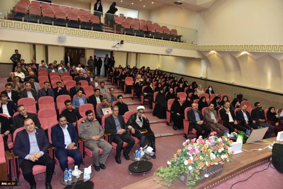 در یادواره شهدای خانواده بزرگ دانشگاه ملی مهارت در جنگ رمضان تأکید شد؛

لزوم بازخوانی سیره شهدا و ثبت میراث ماندگار دفاع مقدس در دانشگاه‌ها 11