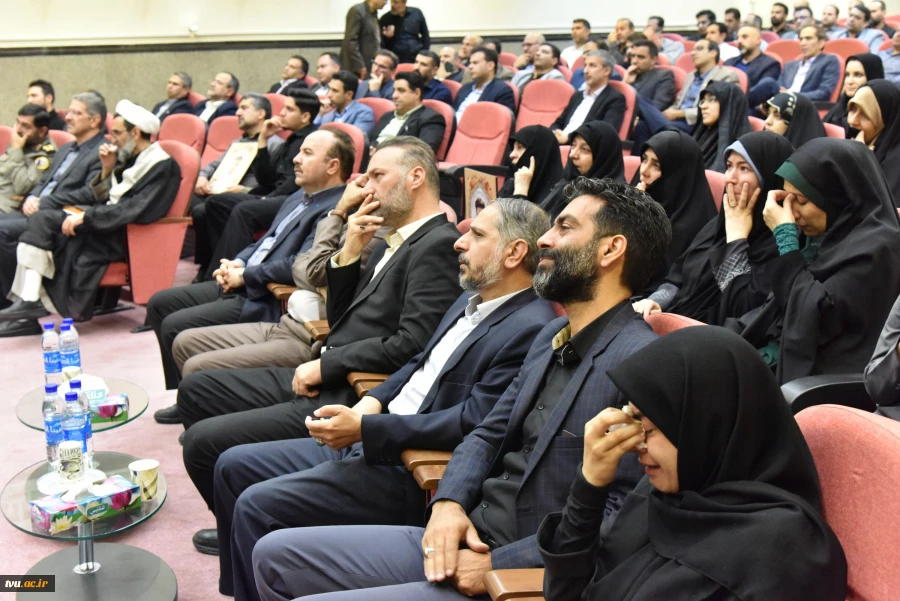 در یادواره شهدای خانواده بزرگ دانشگاه ملی مهارت در جنگ رمضان تأکید شد؛

لزوم بازخوانی سیره شهدا و ثبت میراث ماندگار دفاع مقدس در دانشگاه‌ها 22