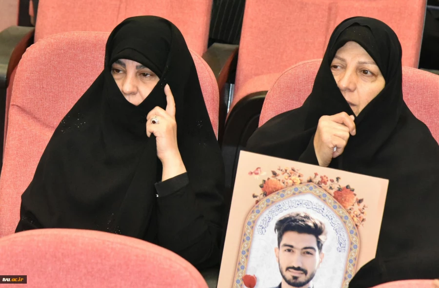 در یادواره شهدای خانواده بزرگ دانشگاه ملی مهارت در جنگ رمضان تأکید شد؛

لزوم بازخوانی سیره شهدا و ثبت میراث ماندگار دفاع مقدس در دانشگاه‌ها 38
