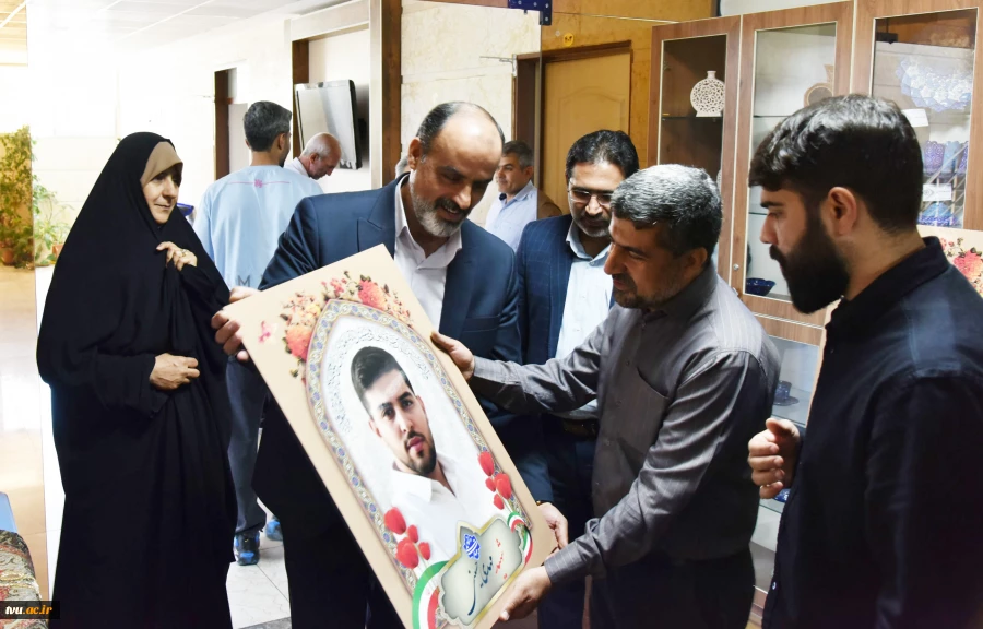 در یادواره شهدای خانواده بزرگ دانشگاه ملی مهارت در جنگ رمضان تأکید شد؛

لزوم بازخوانی سیره شهدا و ثبت میراث ماندگار دفاع مقدس در دانشگاه‌ها 44