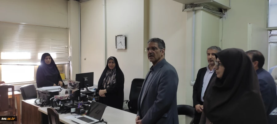 بازدید رئیس دانشگاه ملی مهارت و مدیران ستادی از فضاهای آسیب‌دیده جنگ سوم تحمیلی دانشکده ملی مهارت ولیعصر(عج) 4