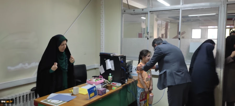 بازدید رئیس دانشگاه ملی مهارت و مدیران ستادی از فضاهای آسیب‌دیده جنگ سوم تحمیلی دانشکده ملی مهارت ولیعصر(عج) 6