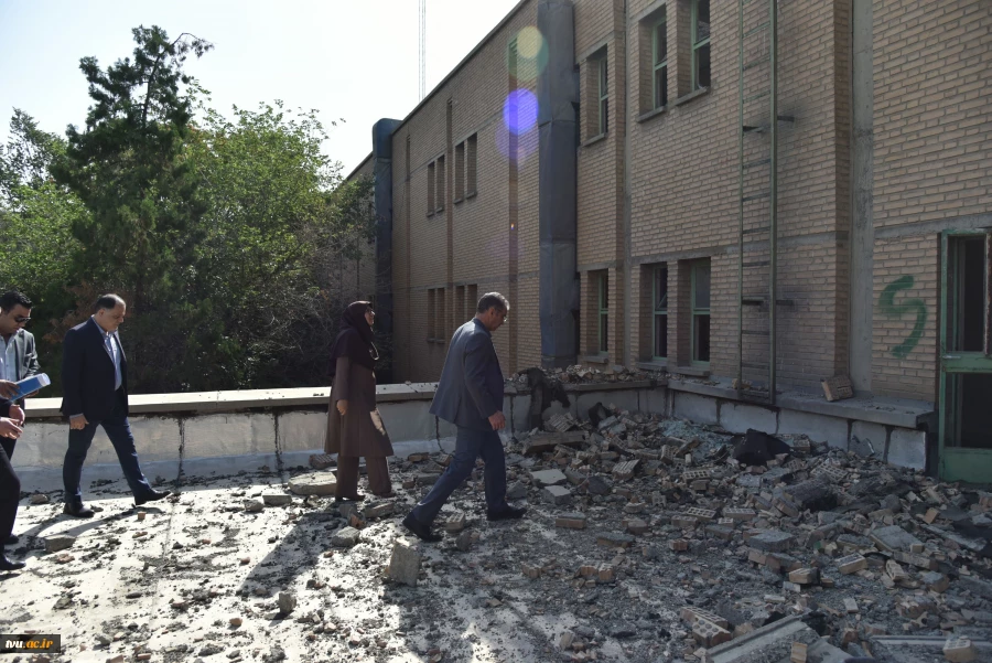 بازدید رئیس دانشگاه ملی مهارت و مدیران ستادی از فضاهای آسیب‌دیده جنگ سوم تحمیلی دانشکده ملی مهارت ولیعصر(عج) 14