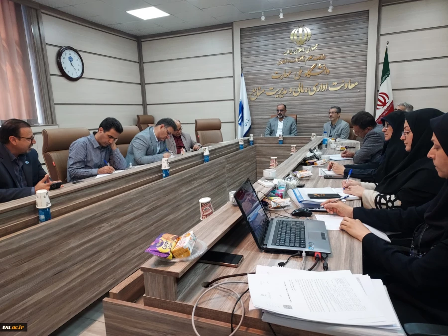 بررسی بازنگری ساختار معاونت آموزشی دانشگاه و استان‌ها در نشست تخصصی اصلاح ساختار 3