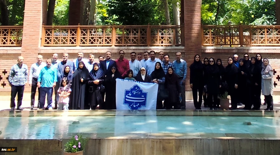 هم‌نفسی با طراوت طبیعت؛ برگزاری برنامه گلگشت کارکنان در باغ ایرانی 2