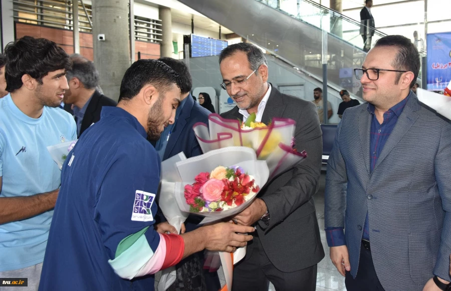 استقبال مدیرکل تربیت بدنی دانشگاه ملی مهارت از مدال‌آوران کاروان «میناب ۱۶۸» در بازگشت از مسابقات جهانی ورزش‌های مبارزه‌ای دانشجویان 3