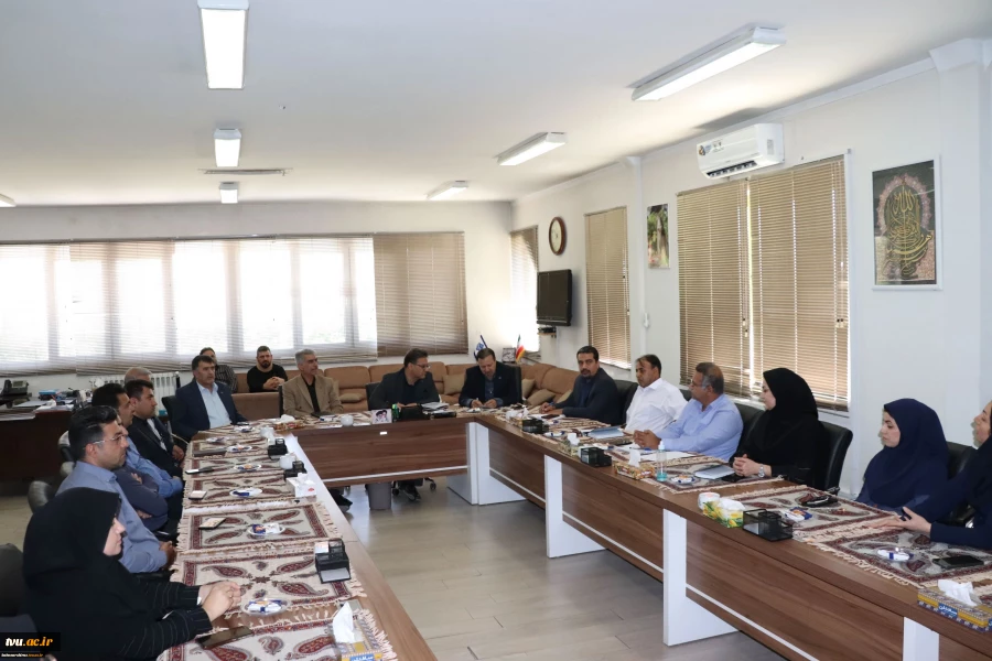 نشست تخصصی ساختار سازمانی و بررسی مسائل اداری دانشگاه ملی مهارت استان فارس برگزار شد 8