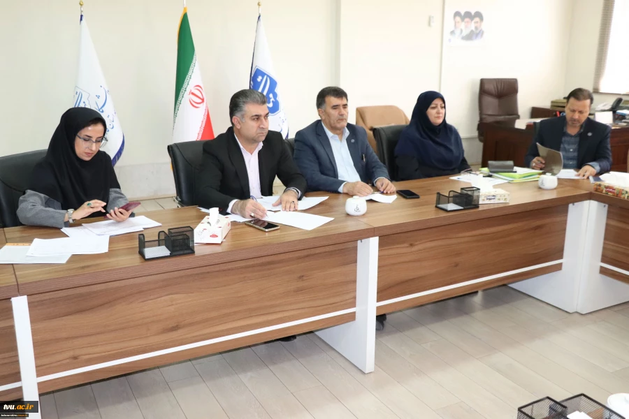 نشست تخصصی ساختار سازمانی و بررسی مسائل اداری دانشگاه ملی مهارت استان فارس برگزار شد 10