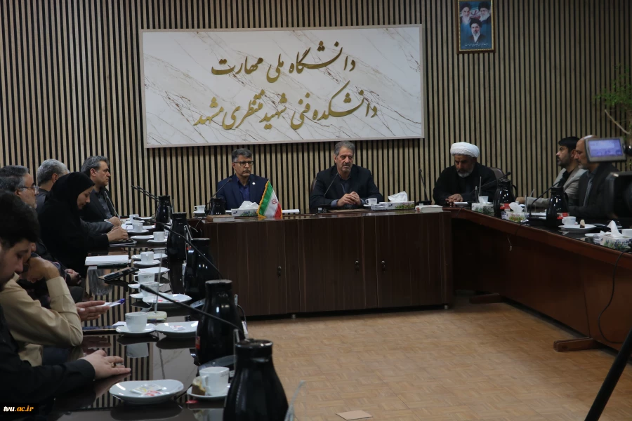 با حضور دکترزمانی رئیس دانشگاه ملی مهارت:

 جلسه هماهنگی میزبانی مراسم تشییع پیکر مطهر رهبر شهید در دانشگاه ملی مهارت استان خراسان رضوی برگزار شد 3