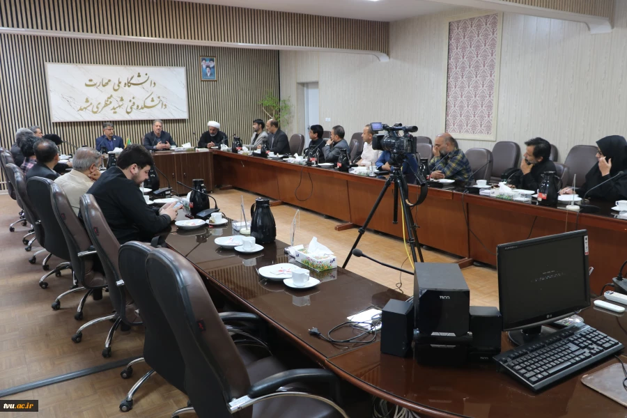 با حضور دکترزمانی رئیس دانشگاه ملی مهارت:

 جلسه هماهنگی میزبانی مراسم تشییع پیکر مطهر رهبر شهید در دانشگاه ملی مهارت استان خراسان رضوی برگزار شد 4