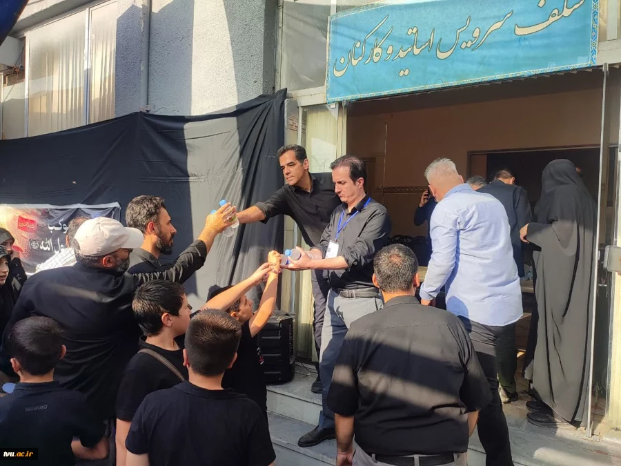 برپایی موکب خدمت‌رسانی دانشگاهیان دانشگاه ملی مهارت در مسیر وداع با رهبر شهید 6
