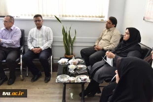 بازدید دکتر زمانی از دفتر برنامه، بودجه، تحول اداری و بهره‌وری 4