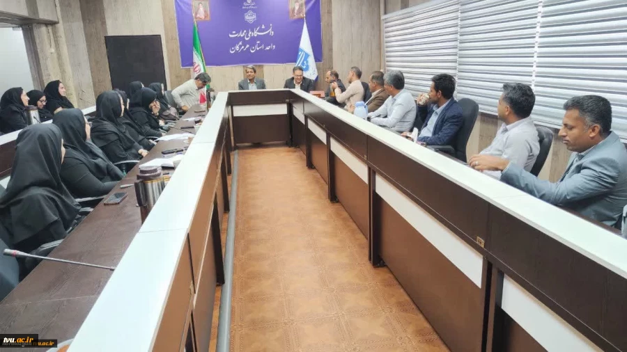 مدیرکل امور اداری دانشگاه ملی مهارت در دیدار با کارکنان استان هرمزگان 4