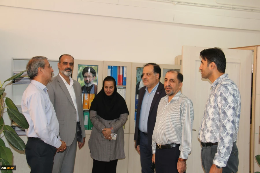 دیدار صمیمانه مدیران دانشگاه ملی مهارت با کارکنان سازمان مرکزی به مناسبت روز کارمند 3