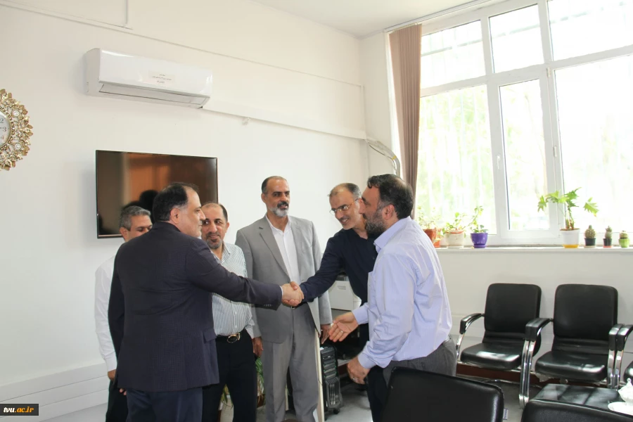 دیدار صمیمانه مدیران دانشگاه ملی مهارت با کارکنان سازمان مرکزی به مناسبت روز کارمند 8