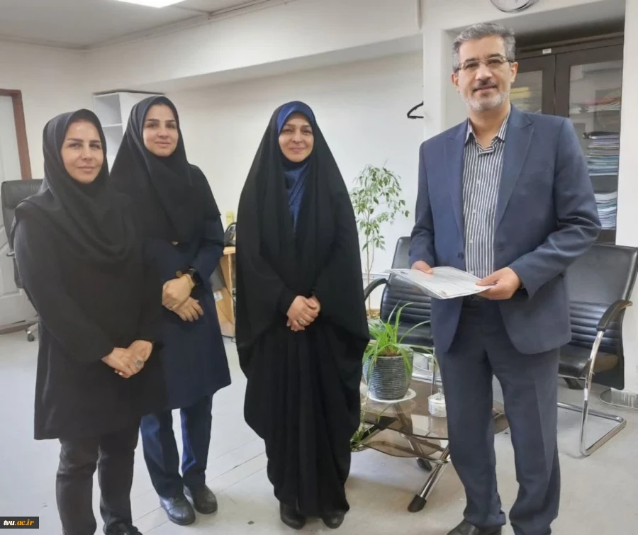 دیدار صمیمانه معاون محترم آموزشی دانشگاه با کارکنان حوزه به مناسبت روز کارمند 5