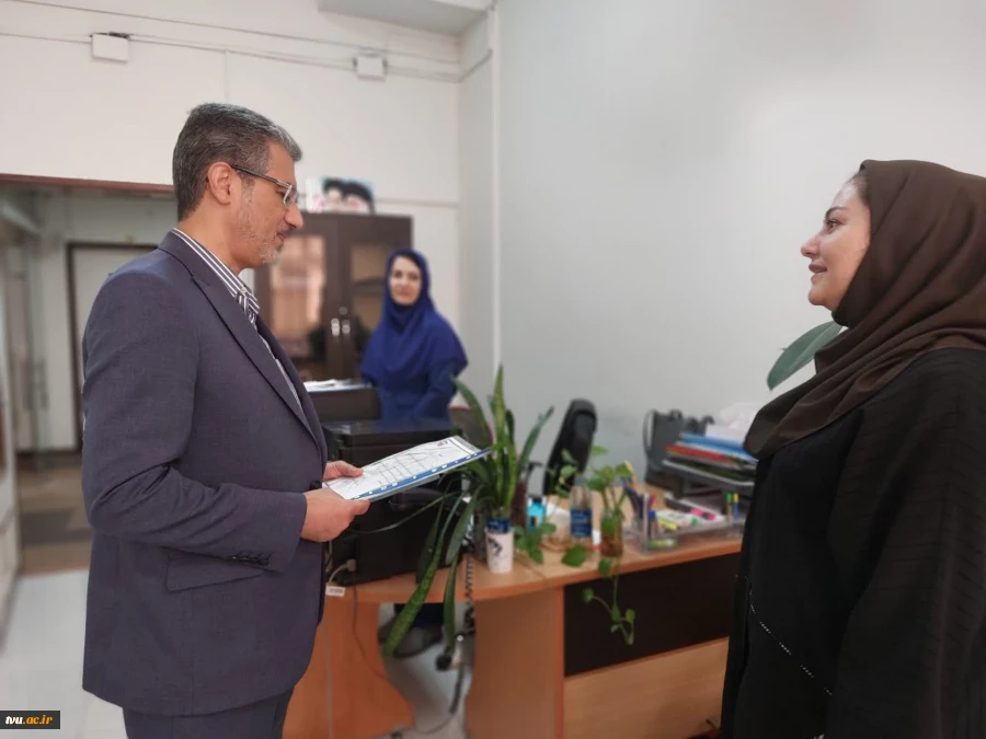 دیدار صمیمانه معاون محترم آموزشی دانشگاه با کارکنان حوزه به مناسبت روز کارمند 9