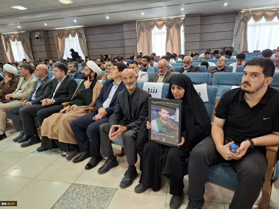 با حضور قائم‌مقام معاون فرهنگی و اجتماعی وزیر علوم، تحقیقات و فناوری برگزار شد؛

اختتامیه سی‌وسومین جشنواره فرهنگی و هنری قرآن و عترت دانشگاه ملی مهارت در شهرکرد 15
