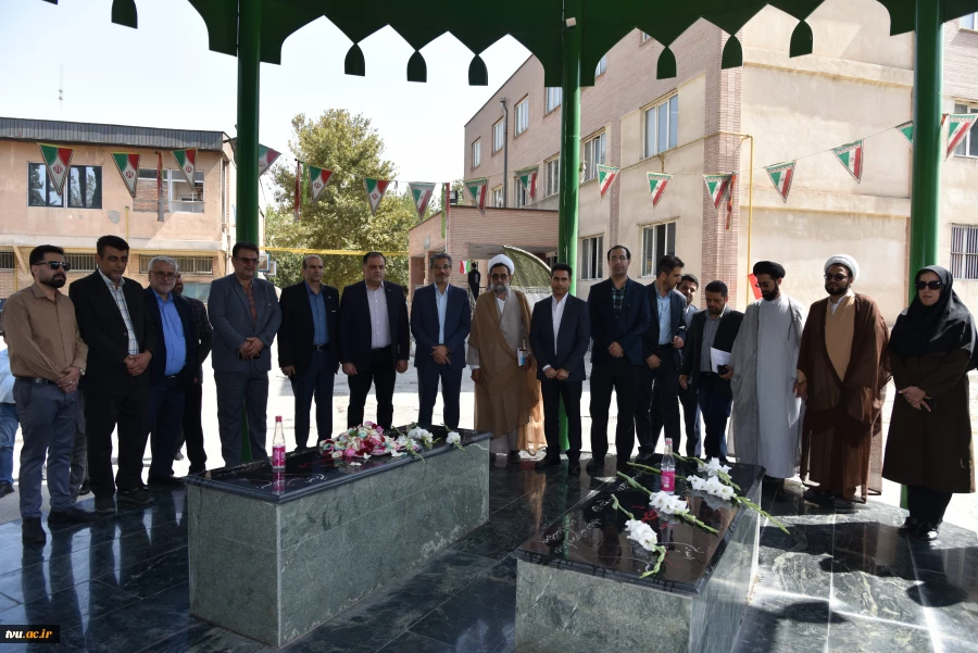 با حضور سرپرست دانشگاه ملی مهارت صورت گرفت؛
آیین اهتزاز پرچم جمهوری اسلامی ایران و طنین سرود ملی در آغاز سال تحصیلی جدید در دانشکده ملی مهارت انقلاب اسلامی تهران 4
