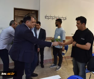 با حضور سرپرست دانشگاه ملی مهارت صورت گرفت؛
آیین اهتزاز پرچم جمهوری اسلامی ایران و طنین سرود ملی در آغاز سال تحصیلی جدید در دانشکده ملی مهارت انقلاب اسلامی تهران 8